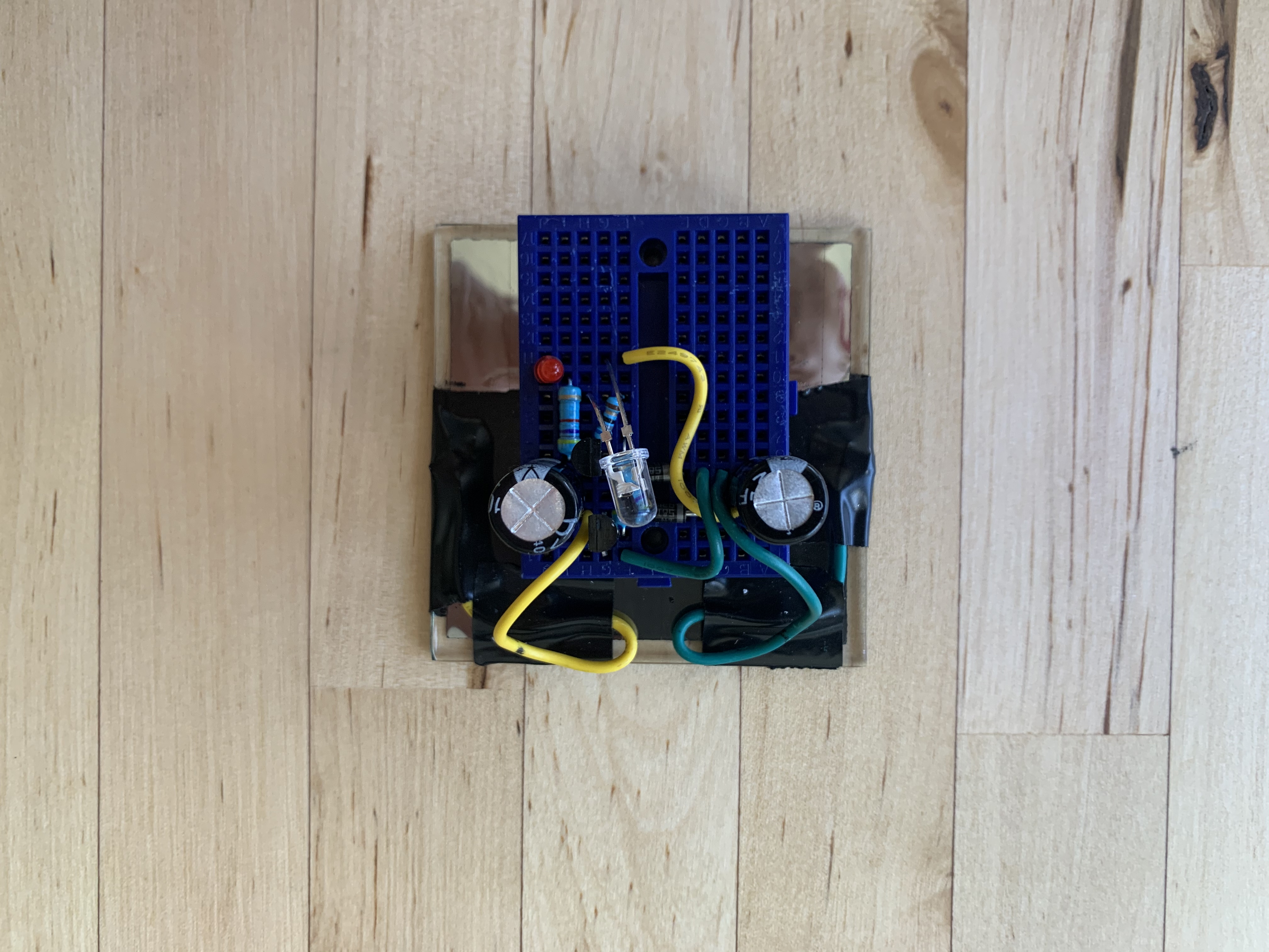 Harvester with Charge Pump from 4V solar cell